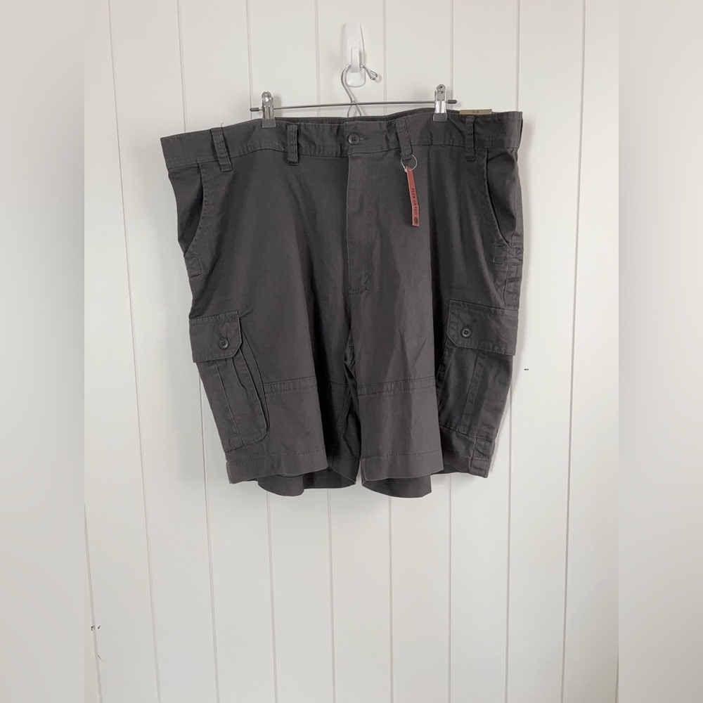 Foundry NWT Young Men’s Flex Cargo Shorts Size 50 Gray